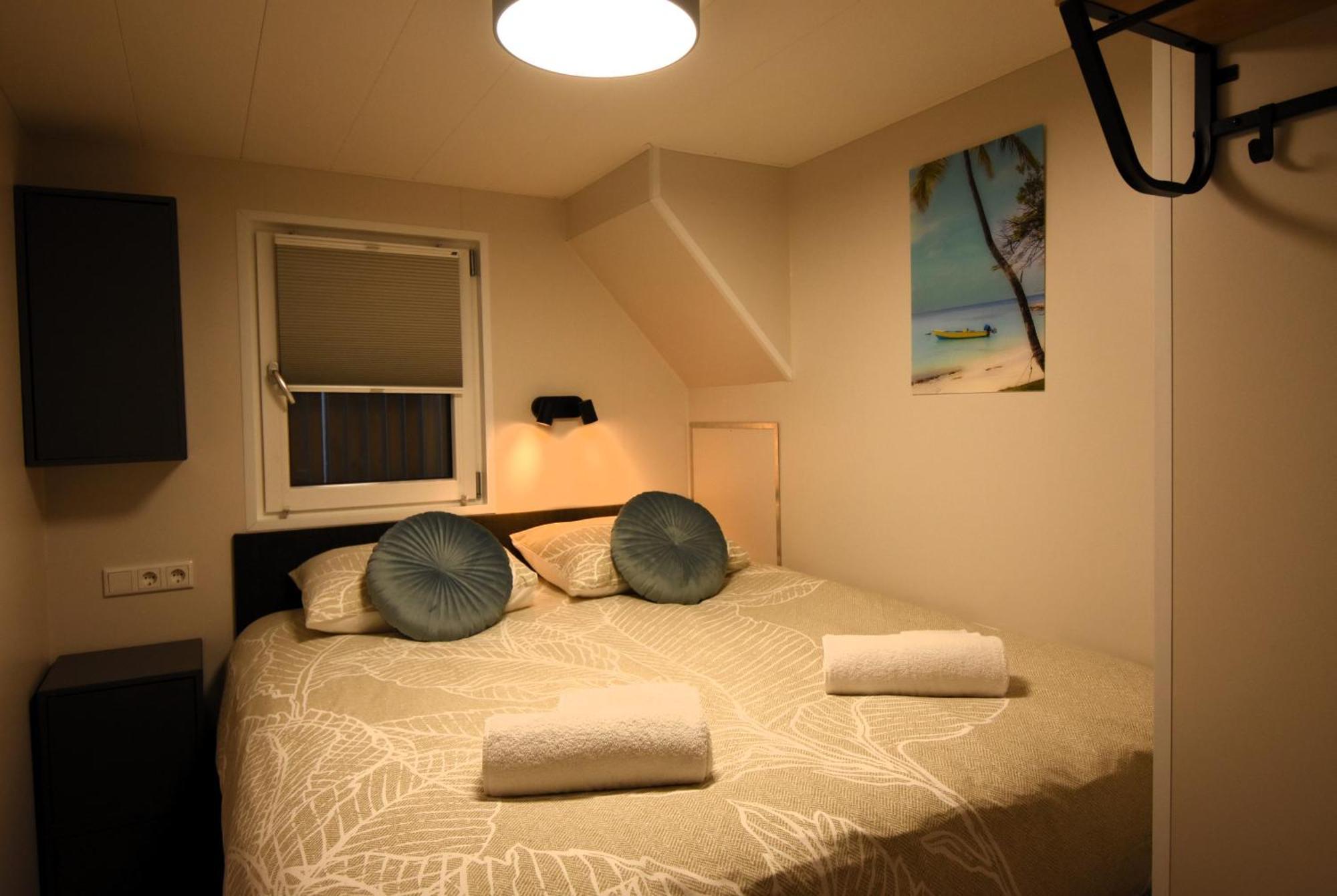 Houseboat Trinidad Hotel Maastricht Exterior photo