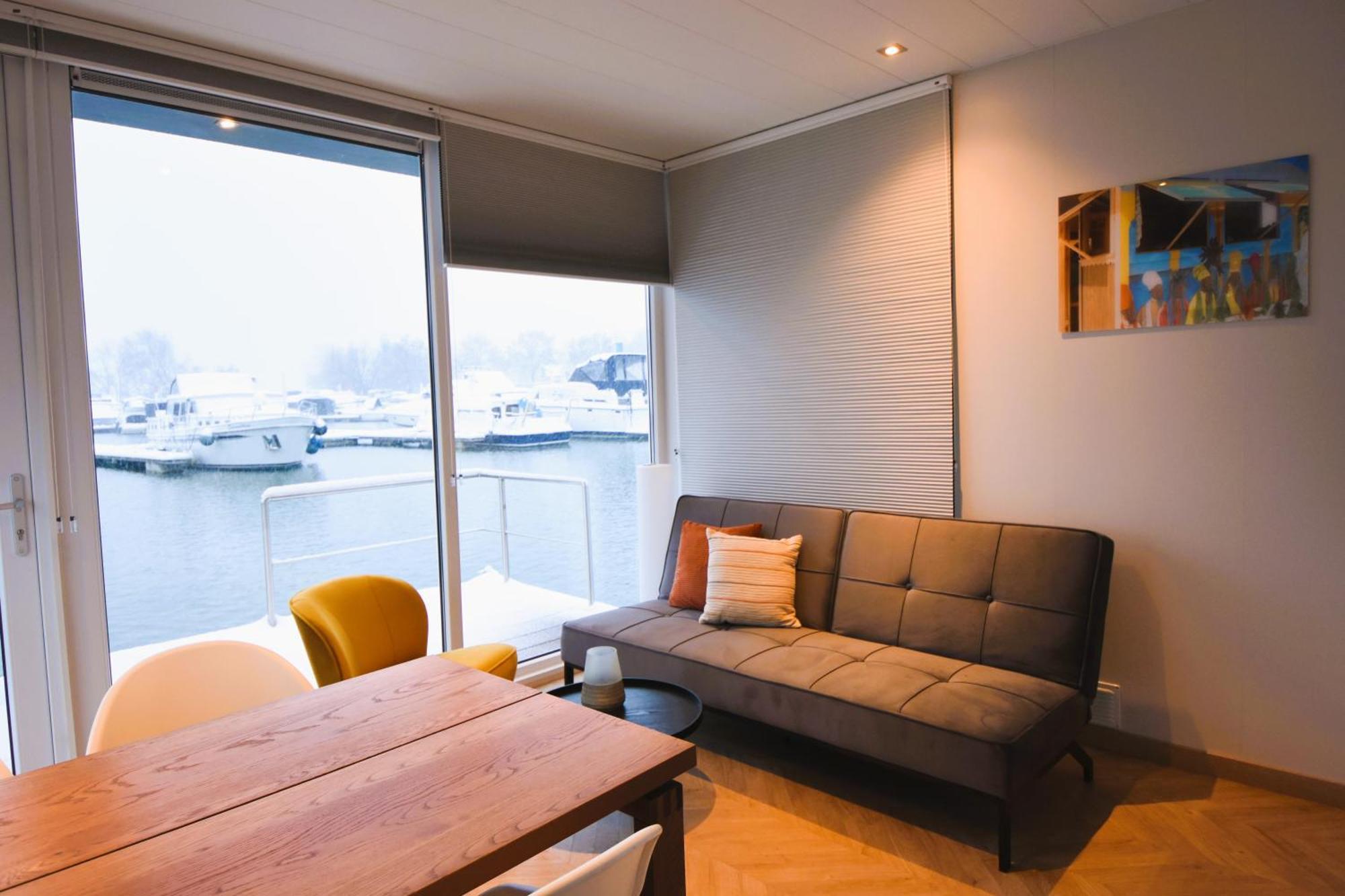 Houseboat Trinidad Hotel Maastricht Exterior photo